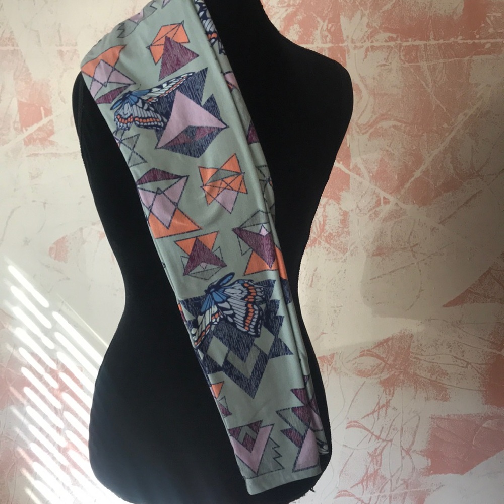 OS multicolored butterfly LuLaRoe leggings